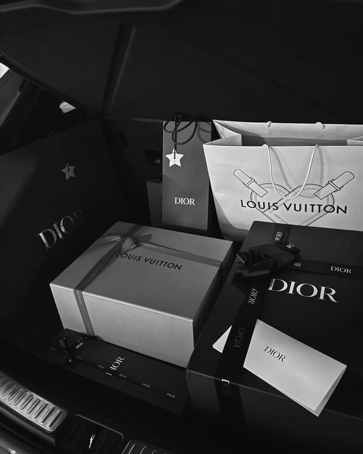 Luxury gifting advisory services in Delhi